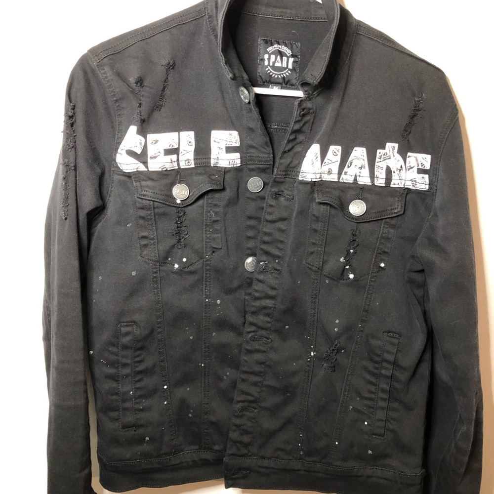 5 CLOTHES 3 SHIRTS 2 JACKET L TO 18/20 /M / L  / XL